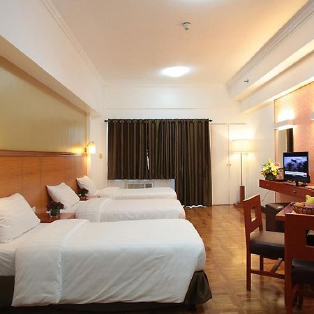 Bsa Suites Makati City Exterior foto